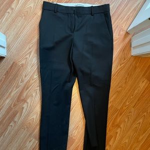 Everlane work trouser size 6, color black. Worn once.